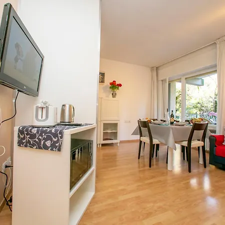Riva Lago E Spiaggia Apartment - Happy Rentals Exterior photo