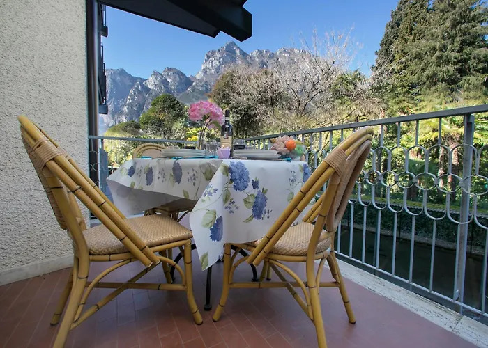 Riva Lago E Spiaggia Apartment - Happy Rentals